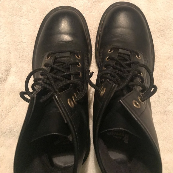 DR Martens boots, color black size 8 (41) in great condition - Picture 6 of 7